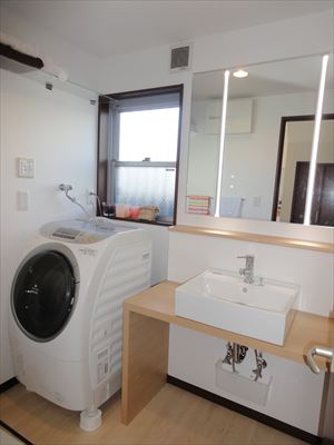 造作でシンプル＆使いやすい洗面に